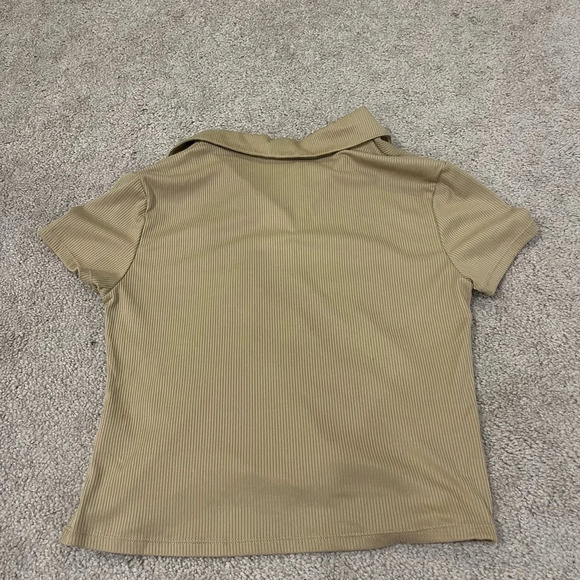 No Boundaries Cropped Button Up Top - Picture 6 of 6